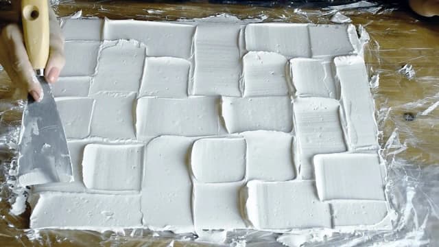 Jak zrobić obrazy z gipsu – proste kroki i efektywne techniki Jak zrobić obrazy z gipsu – proste kroki i efektywne techniki