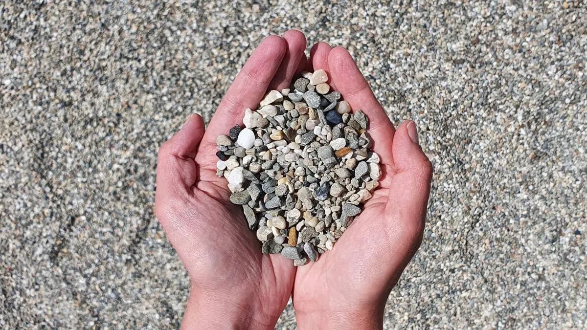Ile kosztuje tona żwiru płukanego? Ceny, które zaskoczą każdego Ile kosztuje tona żwiru płukanego? Ceny, które zaskoczą każdego