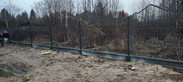 Jak wybrać kotwy do siatki ogrodzeniowej, aby uniknąć problemów z trwałością Jak wybrać kotwy do siatki ogrodzeniowej, aby uniknąć problemów z trwałością