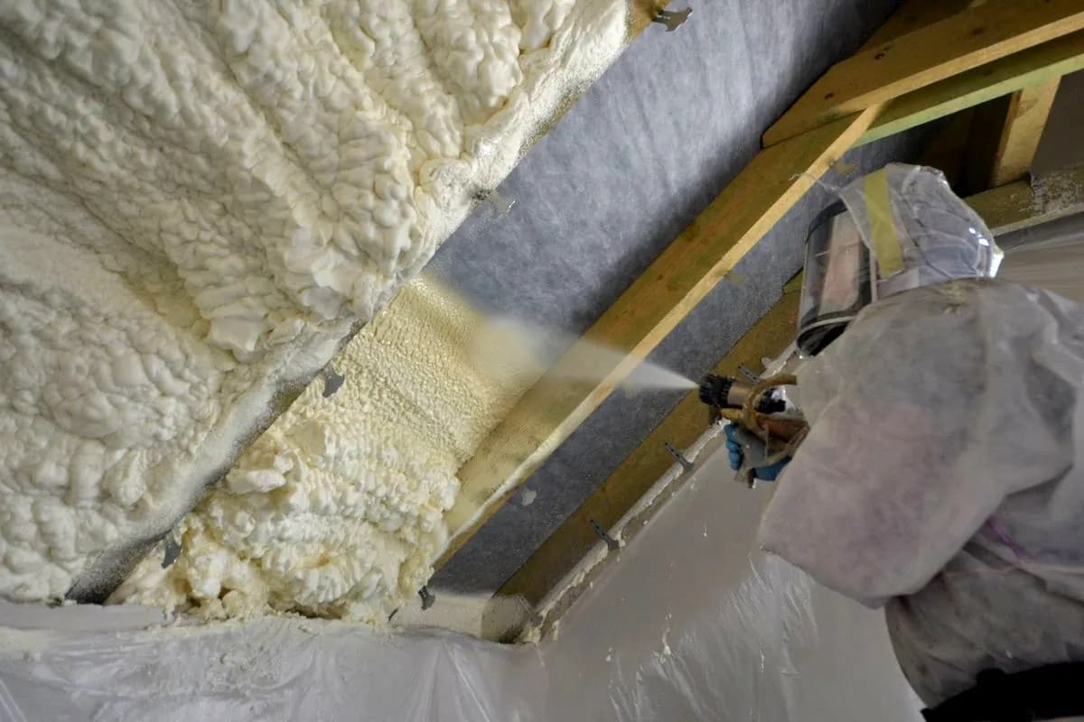 Izolacja domowa: co to jest i jak uniknąć błędów w trakcie? Izolacja domowa: co to jest i jak uniknąć błędów w trakcie?