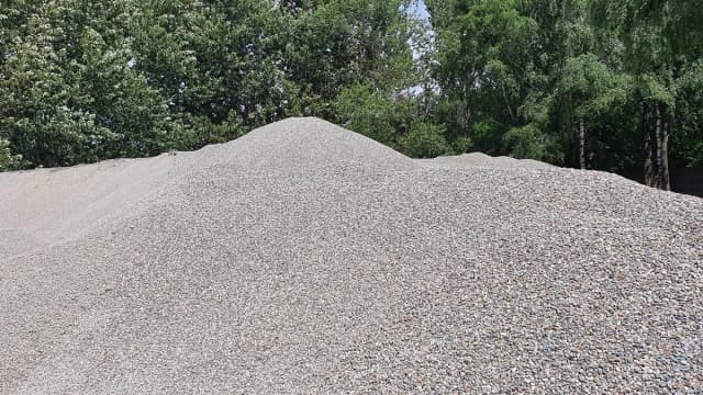 Ile waży m3 żwiru 2-8 mm? Zaskakujące różnice w wadze! Ile waży m3 żwiru 2-8 mm? Zaskakujące różnice w wadze!