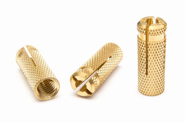 Kotwa rozporowa M12 - poznaj różne typy, zastosowania i ceny Kotwa rozporowa M12 - poznaj różne typy, zastosowania i ceny