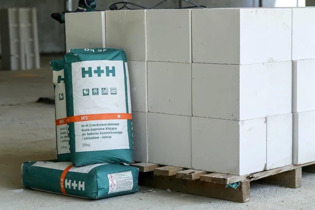 Silikaty czy beton komórkowy: który materiał jest lepszy do budowy? Silikaty czy beton komórkowy: który materiał jest lepszy do budowy?