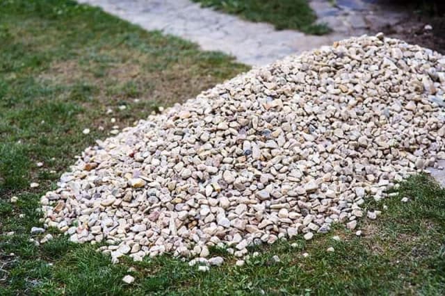 Ile kosztuje kruszywo na drogę? Sprawdź ceny i czynniki wpływające na koszty Ile kosztuje kruszywo na drogę? Sprawdź ceny i czynniki wpływające na koszty